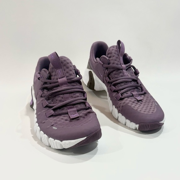 Nike Women’s Running Sneakers Purple Fuchsia Size 7.5 NWT Athletic Shoes - Picture 2 of 8